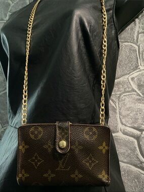 Authentic Louis Vuitton Vintage Monogram Kisslock Wallet